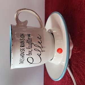 NIB.Scentsy This House Runs On Love, Laughter and Coffee. Scentsy Warmer.
